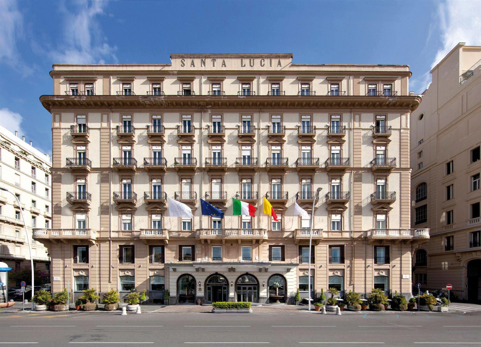 グランド ホテル サンタ ルチア ナポリ エクステリア 写真